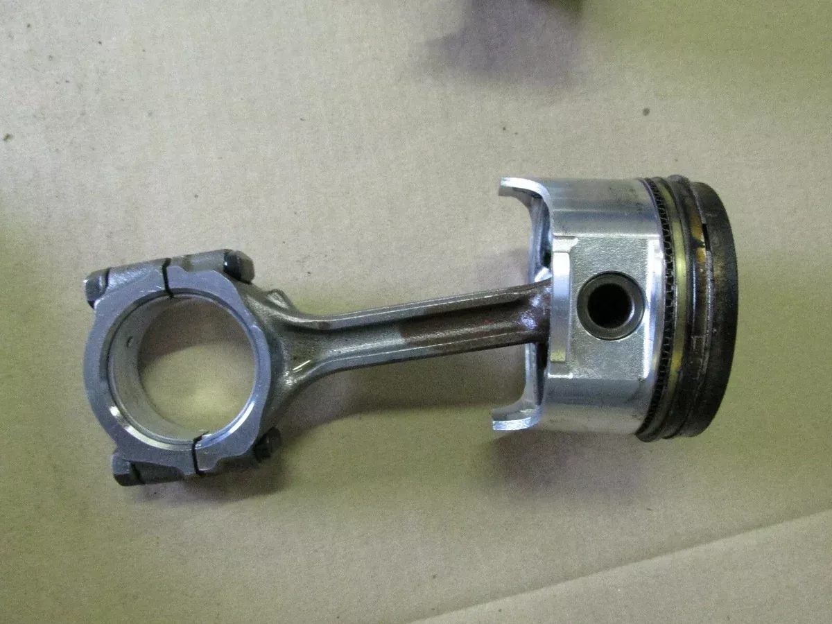 1998 Suzuki Outboard DF 60 70hp four stroke piston connecting rod 12111-99E01