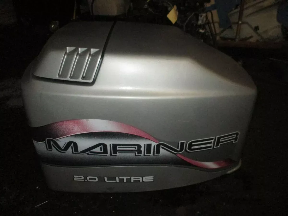 Mercury Mariner 135hp outboard top cowling