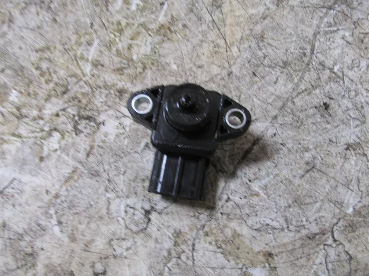 Suzuki DF115 115hp Outboard Map Sensor (18590-72F21)