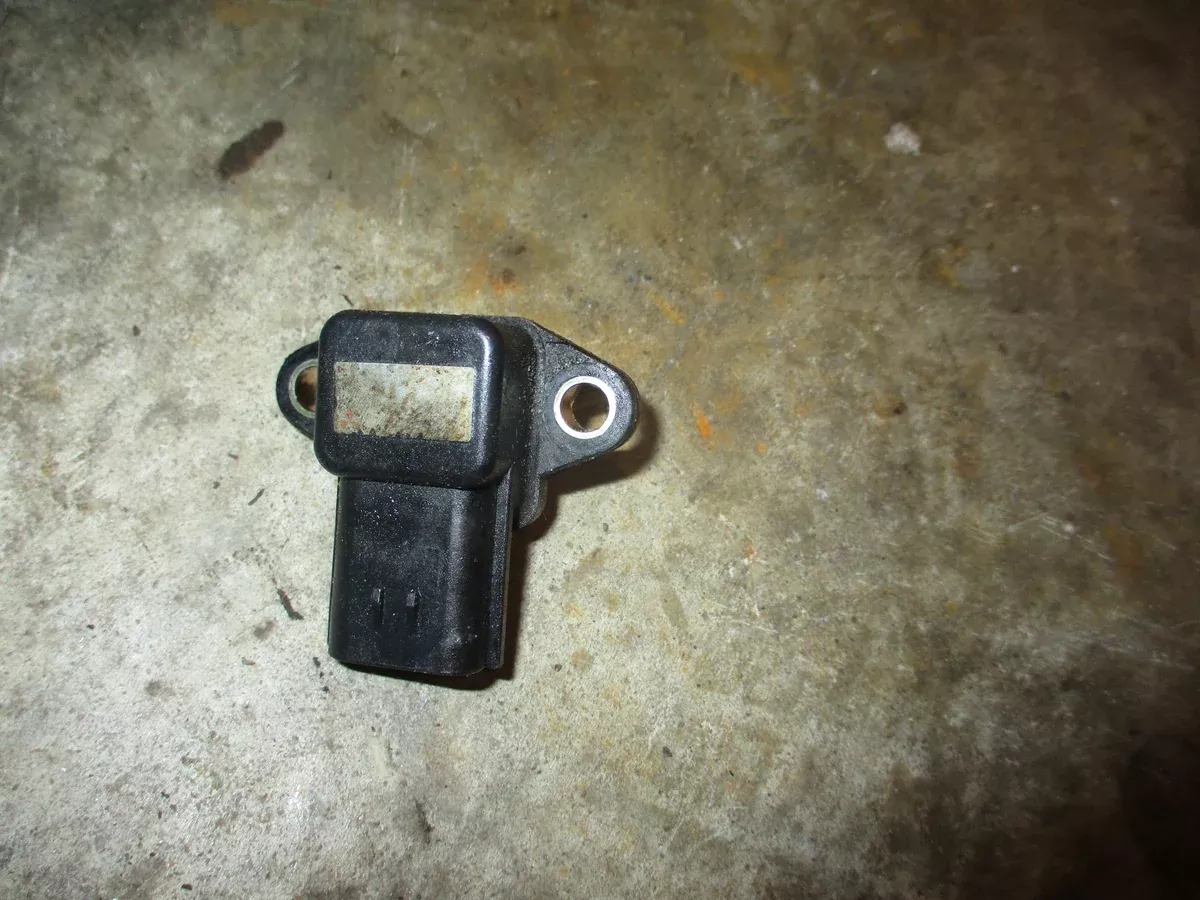 Suzuki DF90 90hp outboard MAP sensor (18590-72F21)
